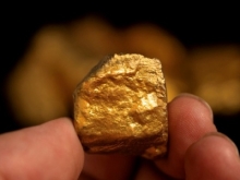 行业 | 2025 年贵金属创 40 余年最佳年度表现 年末黄金白银价格震荡回调