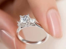 行业 | 美国消费者购买订婚戒指平均支出达5500美元