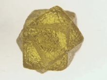 行业 | GIA在天然钻石中检测到穿插双晶