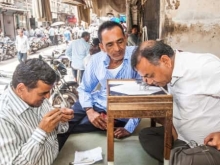 国际媒体评论:美国加征关税冲击印度珠宝出口,320亿美元产业面临重创