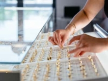 行业 | 2025年第一季度美国珠宝企业数量下降3.4%