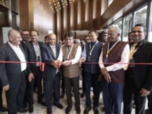 行业 | 苏拉特钻石展逆势开幕,市长倡议打造