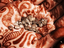 印度媒体:美国高额关税重创印度钻石产业,全球供应链与百万就业面临危机