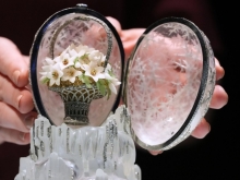 行业 | 4500 颗钻石镶嵌！沙皇御用法贝热冬之彩蛋伦敦拍出 2290 万英镑世界纪录